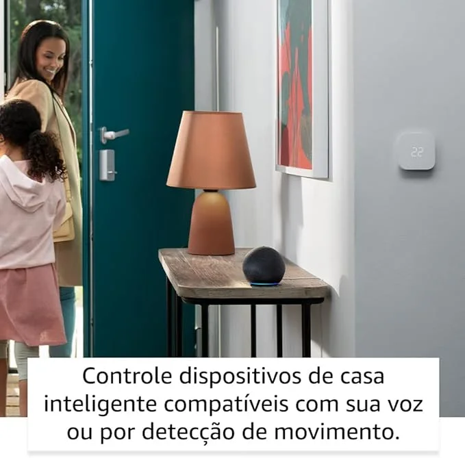 Echo Dot 5 preto — uso em sala
